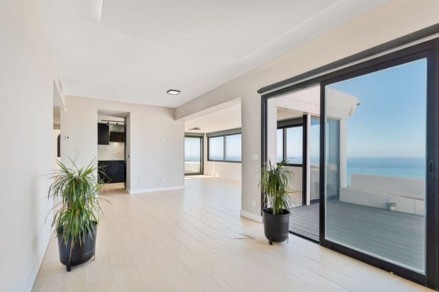 3 bedroom Penthouse for sale in Mijas Costa, Mijas with pool - € 559,000 (Ref: 9893082)