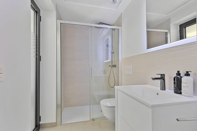 Apartamento de 2 habitaciones en Fuengirola en venta con piscina garaje - 885.000 € (Ref: 9902458)