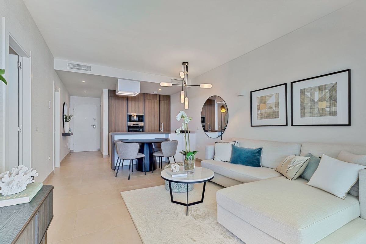 Apartamento de 2 habitaciones en Fuengirola en venta con piscina garaje - 885.000 € (Ref: 9902458)