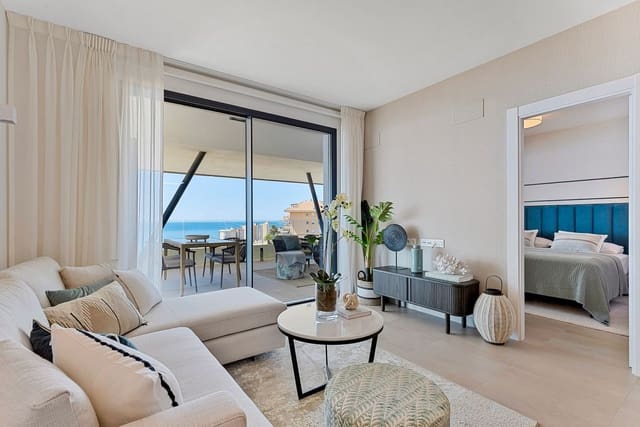 Apartamento de 2 habitaciones en Fuengirola en venta con piscina garaje - 885.000 € (Ref: 9902458)