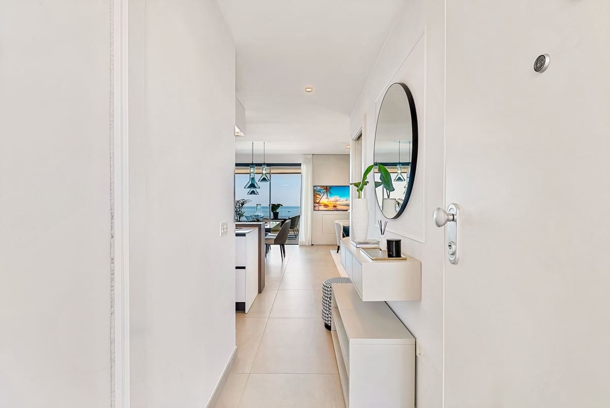 3 soveværelse Lejlighed til salg i Fuengirola med swimmingpool garage - € 1.850.000 (Ref: 9902459)