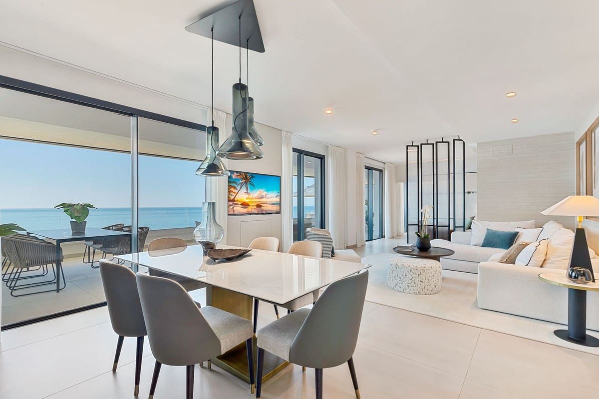 3 soveværelse Lejlighed til salg i Fuengirola med swimmingpool garage - € 1.850.000 (Ref: 9902459)