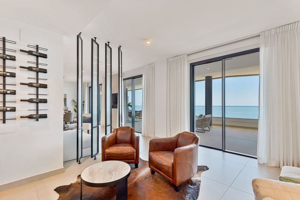 3 soveværelse Lejlighed til salg i Fuengirola med swimmingpool garage - € 1.850.000 (Ref: 9902459)