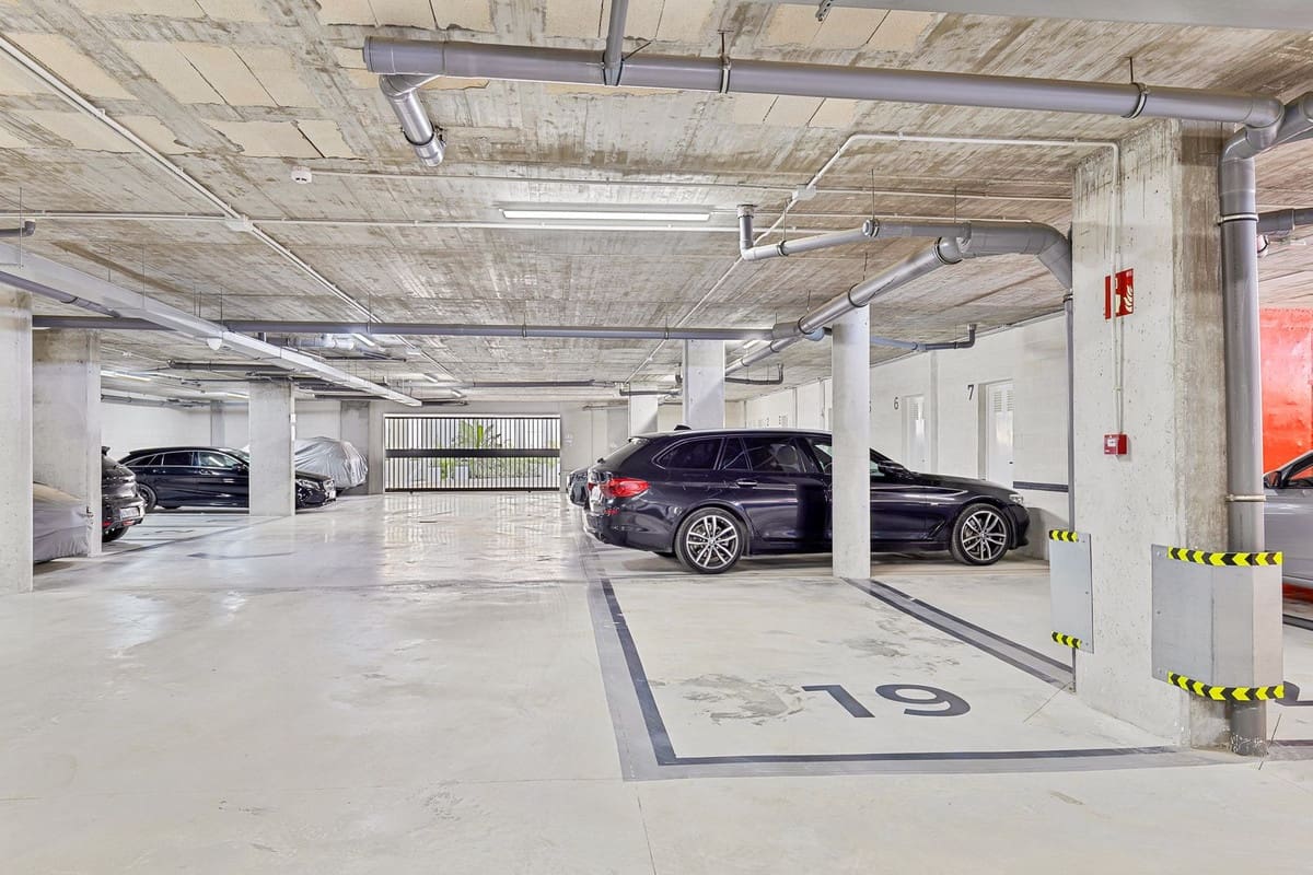 3 soveværelse Lejlighed til salg i Fuengirola med swimmingpool garage - € 1.850.000 (Ref: 9902459)