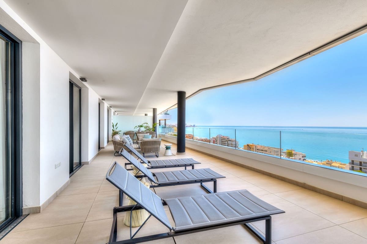 3 soveværelse Lejlighed til salg i Fuengirola med swimmingpool garage - € 1.850.000 (Ref: 9902459)