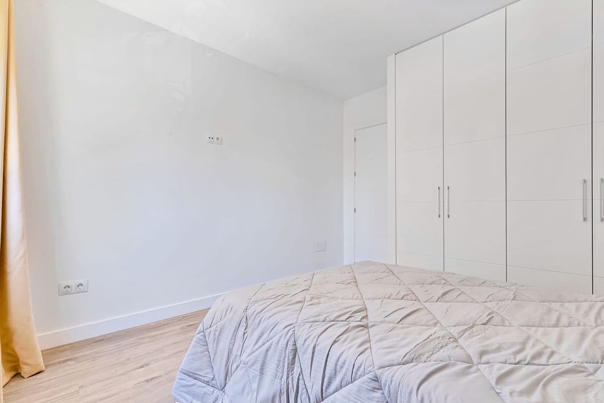 3 soveværelse Lejlighed til salg i Fuengirola med swimmingpool - € 379.000 (Ref: 9908949)