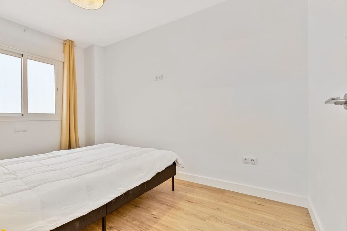 3 soveværelse Lejlighed til salg i Fuengirola med swimmingpool - € 379.000 (Ref: 9908949)