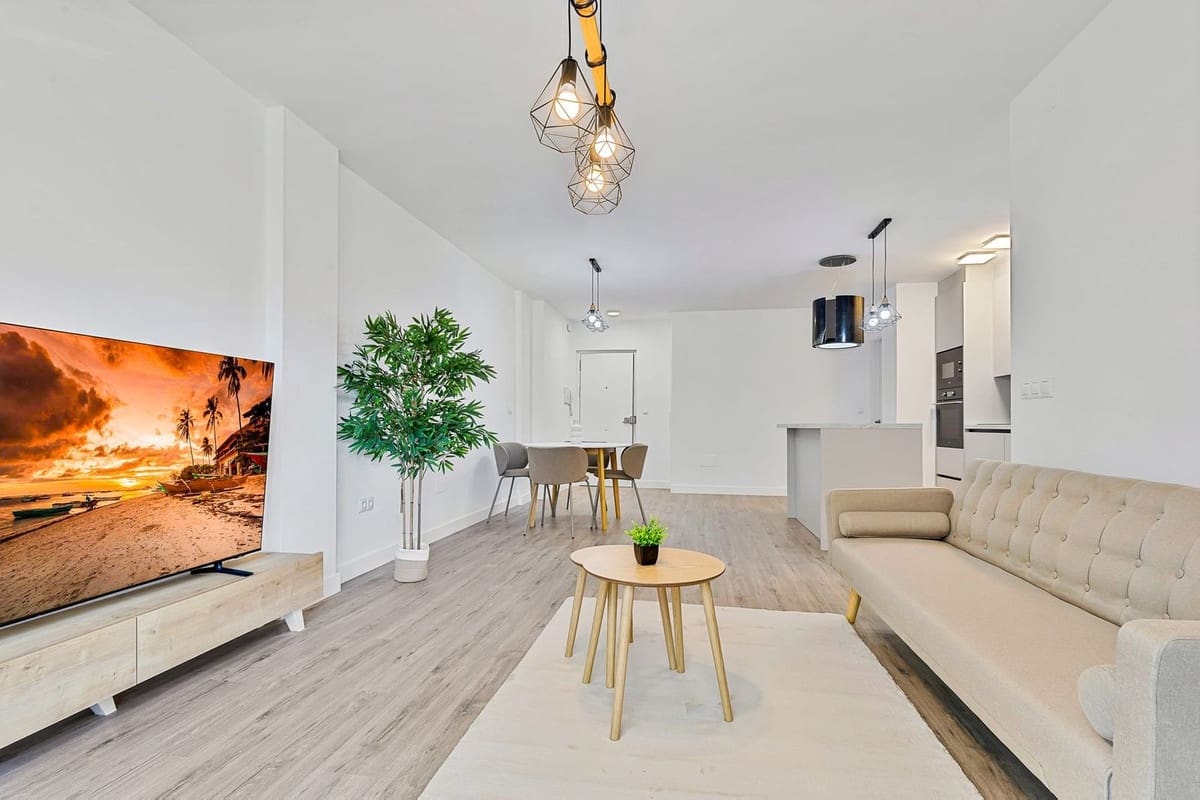 3 soveværelse Lejlighed til salg i Fuengirola med swimmingpool - € 379.000 (Ref: 9908949)