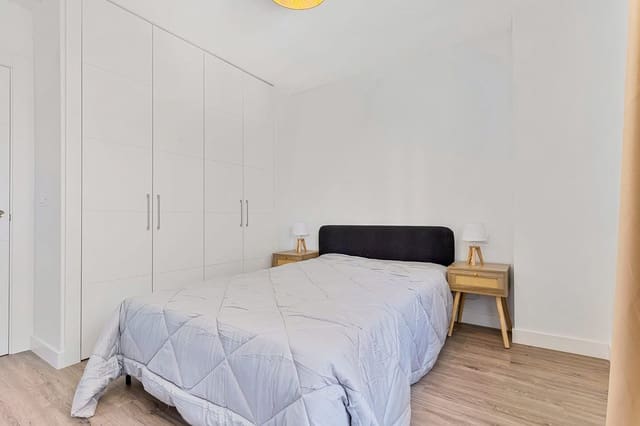 Apartamento de 3 habitaciones en Fuengirola en venta con piscina - 379.000 € (Ref: 9908949)