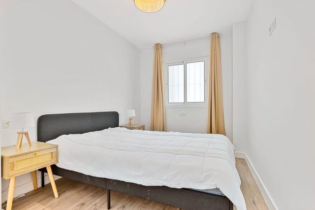 Apartamento de 3 habitaciones en Fuengirola en venta con piscina - 379.000 € (Ref: 9908949)