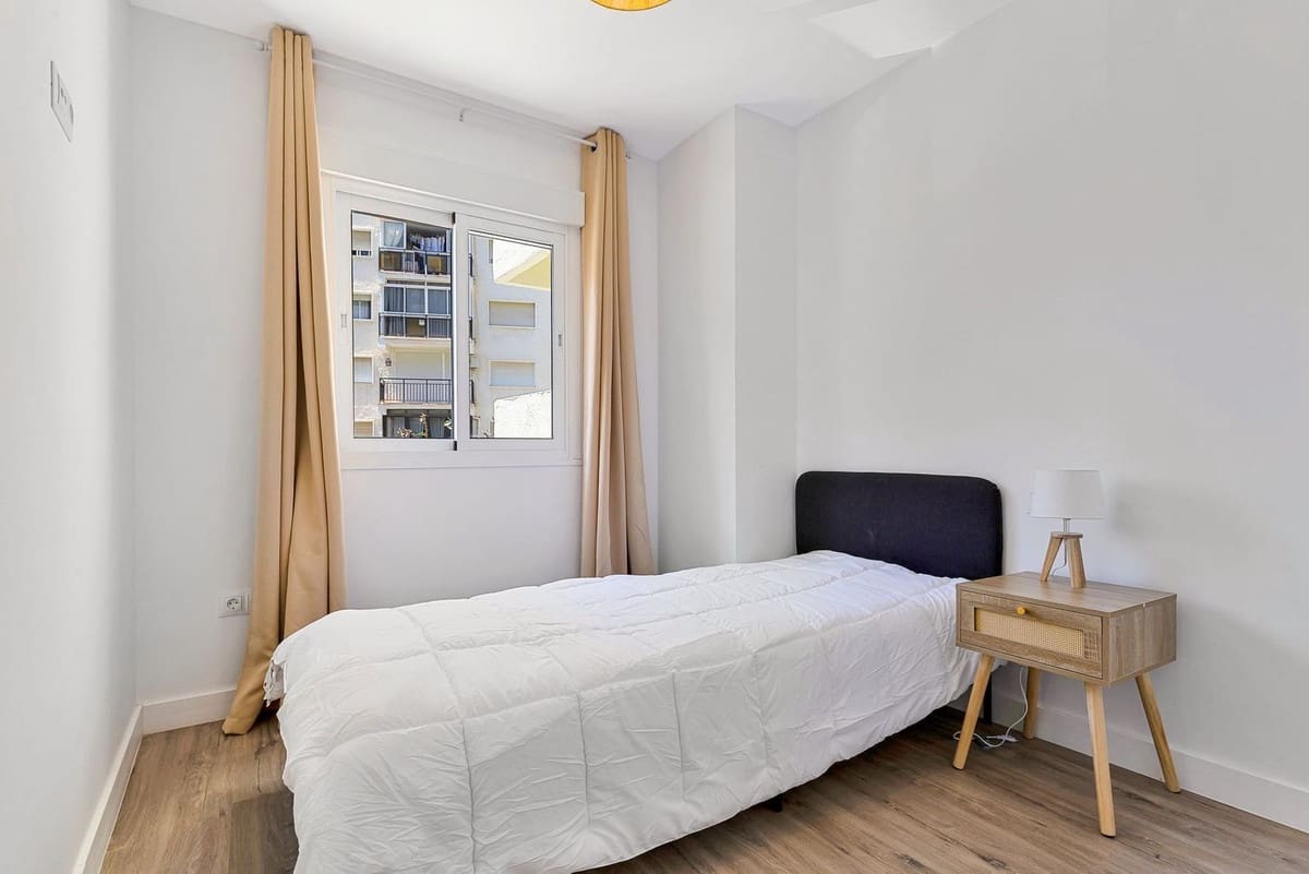 3 soveværelse Lejlighed til salg i Fuengirola med swimmingpool - € 379.000 (Ref: 9908949)