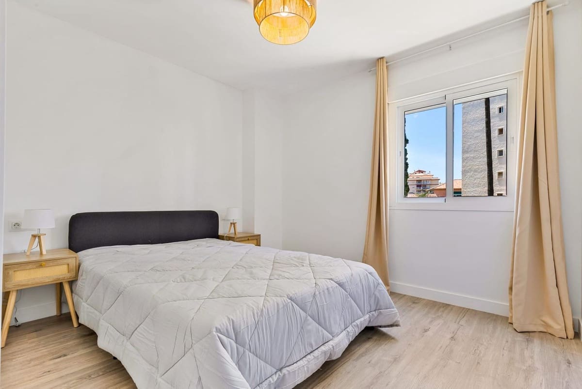 3 soveværelse Lejlighed til salg i Fuengirola med swimmingpool - € 379.000 (Ref: 9908949)