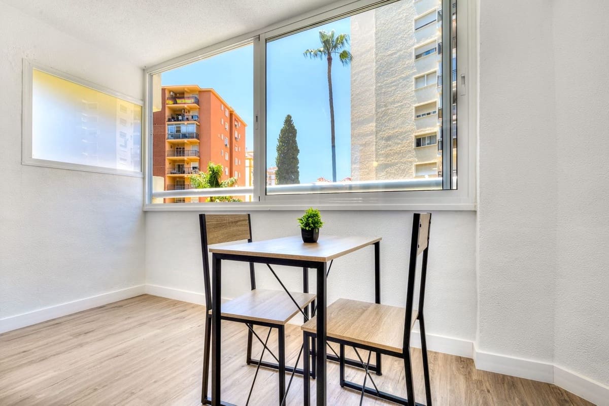 3 soveværelse Lejlighed til salg i Fuengirola med swimmingpool - € 379.000 (Ref: 9908949)