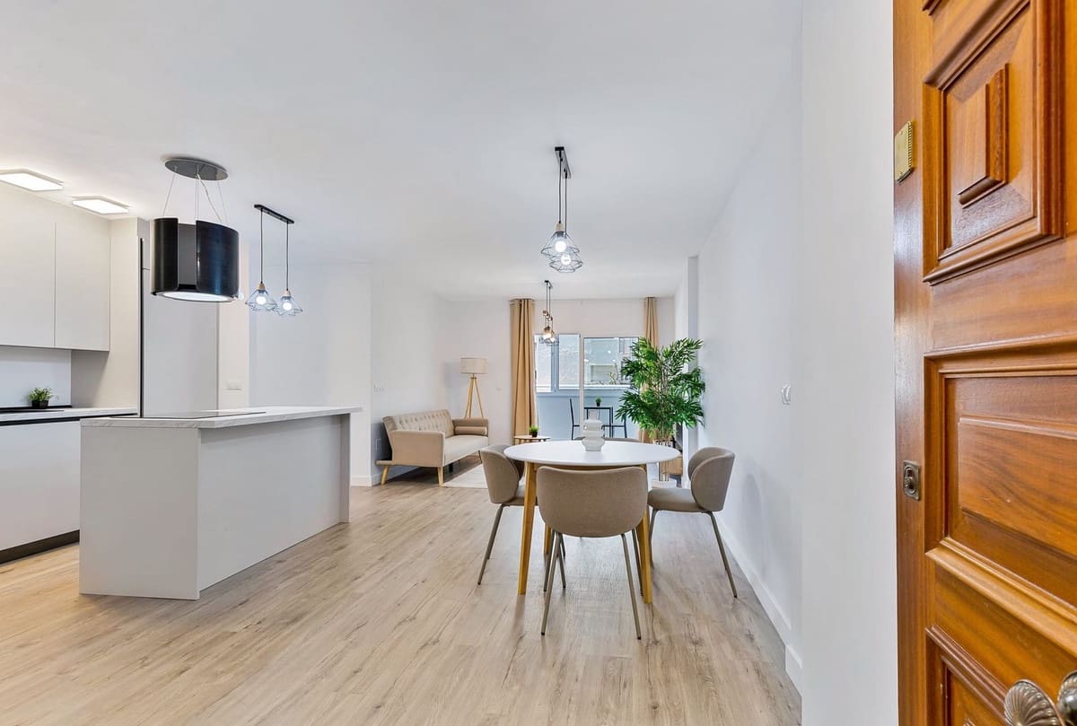 3 soveværelse Lejlighed til salg i Fuengirola med swimmingpool - € 379.000 (Ref: 9908949)