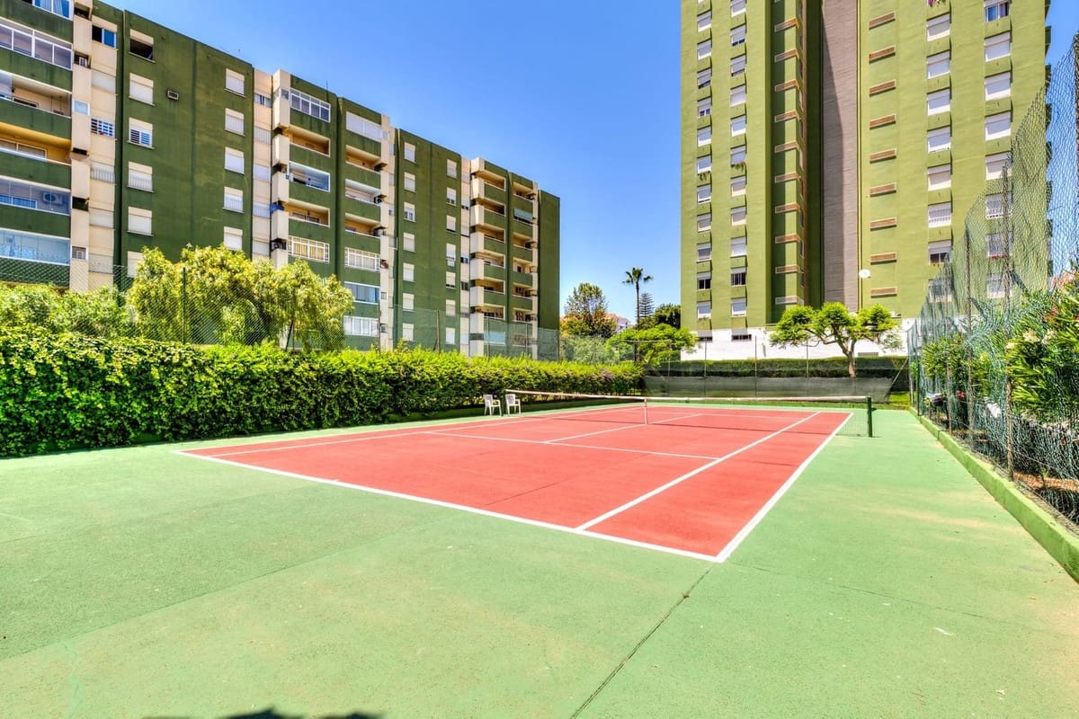 3 soveværelse Lejlighed til salg i Fuengirola med swimmingpool - € 379.000 (Ref: 9908949)