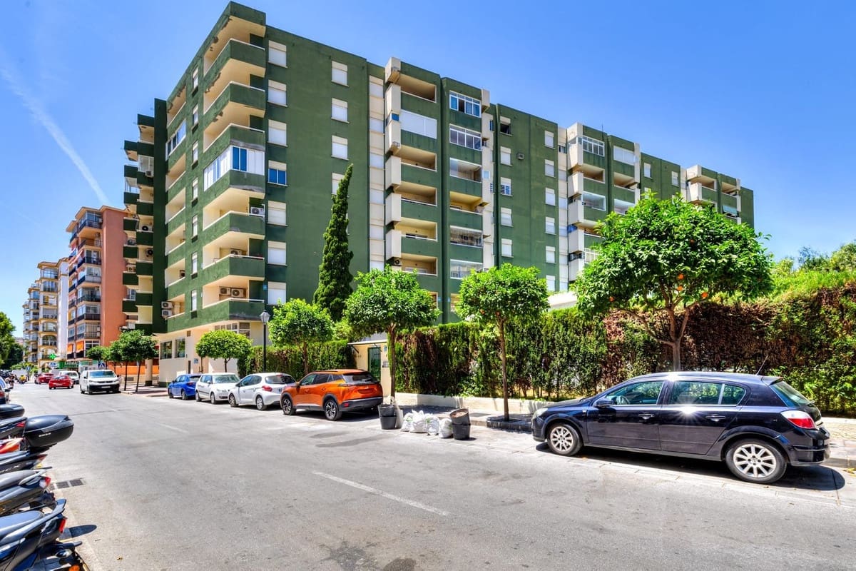 3 soveværelse Lejlighed til salg i Fuengirola med swimmingpool - € 379.000 (Ref: 9908949)