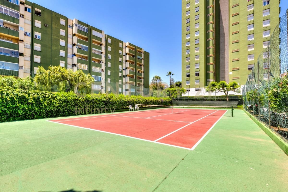 3 soveværelse Lejlighed til salg i Fuengirola med swimmingpool - € 379.000 (Ref: 9908949)