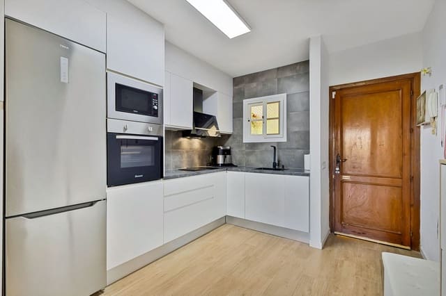 1 chambre Appartement à vendre à El Faro, Mijas avec piscine garage - 249 900 € (Ref: 9912472)