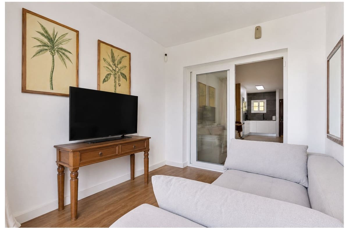 1 soverom Leilighet til salgs i El Faro med svømmebasseng garasje - € 243 900 (Ref: 9912472)