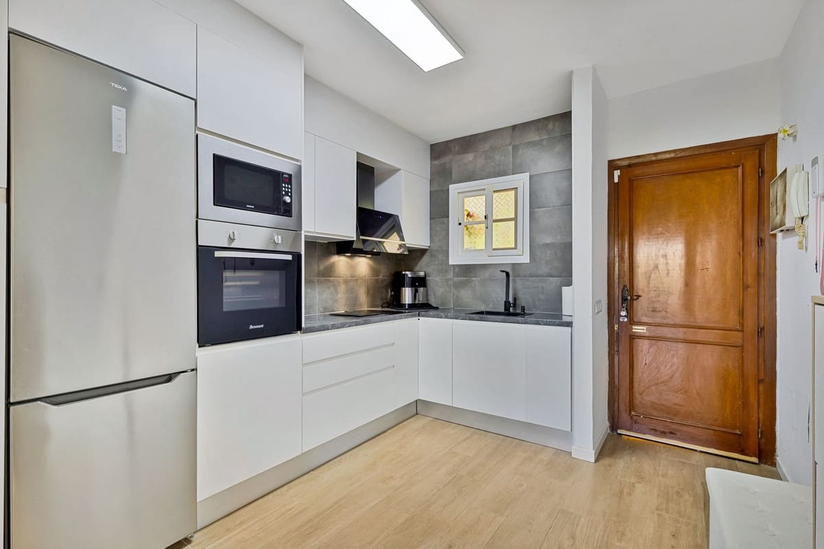 1 soverom Leilighet til salgs i El Faro med svømmebasseng garasje - € 243 900 (Ref: 9912472)