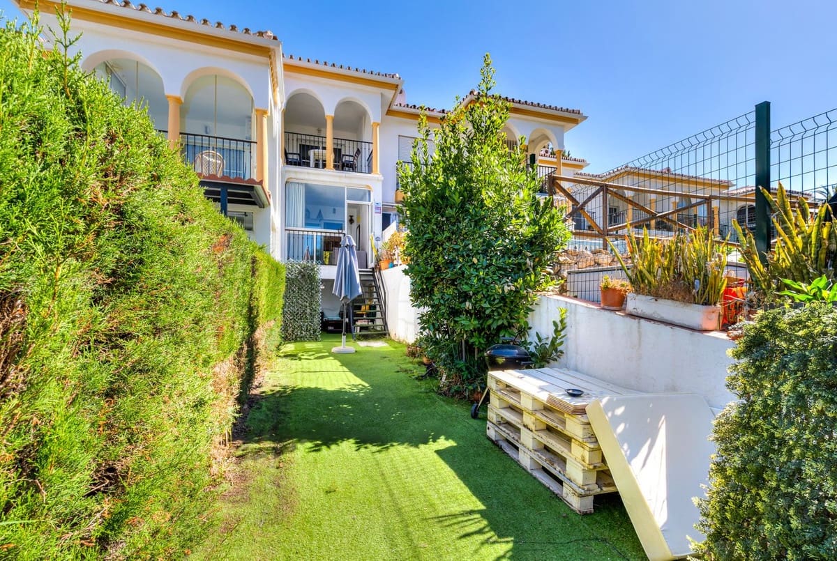 1 soverom Leilighet til salgs i El Faro med svømmebasseng garasje - € 243 900 (Ref: 9912472)