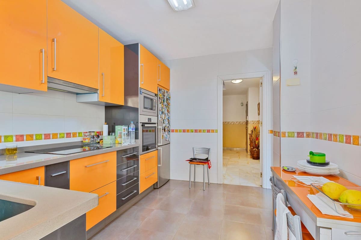 4 makuuhuone Omakotitalo myytävänä paikassa Mijas mukana 
autotalli - 495 000 € (Ref: 9922718)