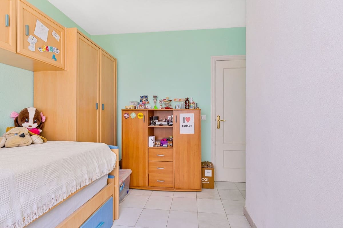 4 makuuhuone Omakotitalo myytävänä paikassa Mijas mukana 
autotalli - 495 000 € (Ref: 9922718)