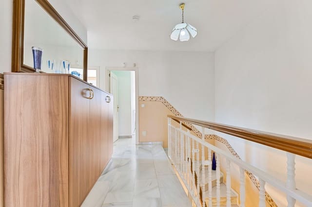 4 soveværelse Byhus til salg i Mijas med garage - € 495.000 (Ref: 9922718)