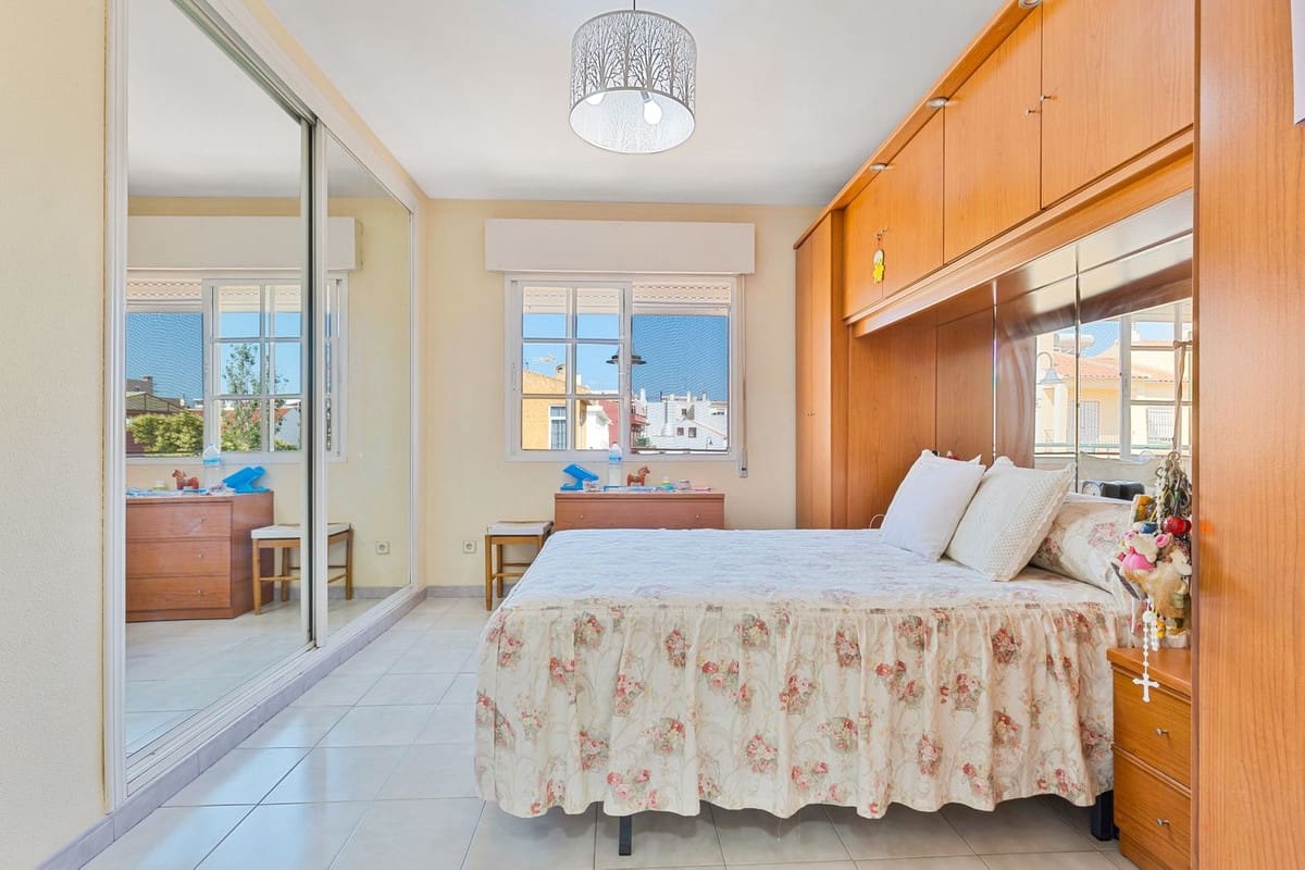 4 makuuhuone Omakotitalo myytävänä paikassa Mijas mukana 
autotalli - 495 000 € (Ref: 9922718)