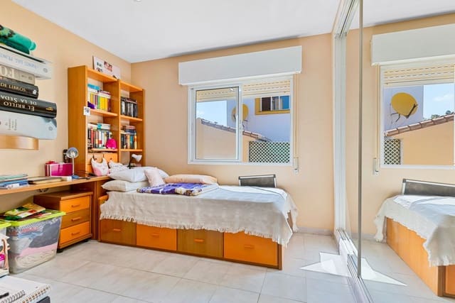 4 soveværelse Byhus til salg i Mijas med garage - € 495.000 (Ref: 9922718)