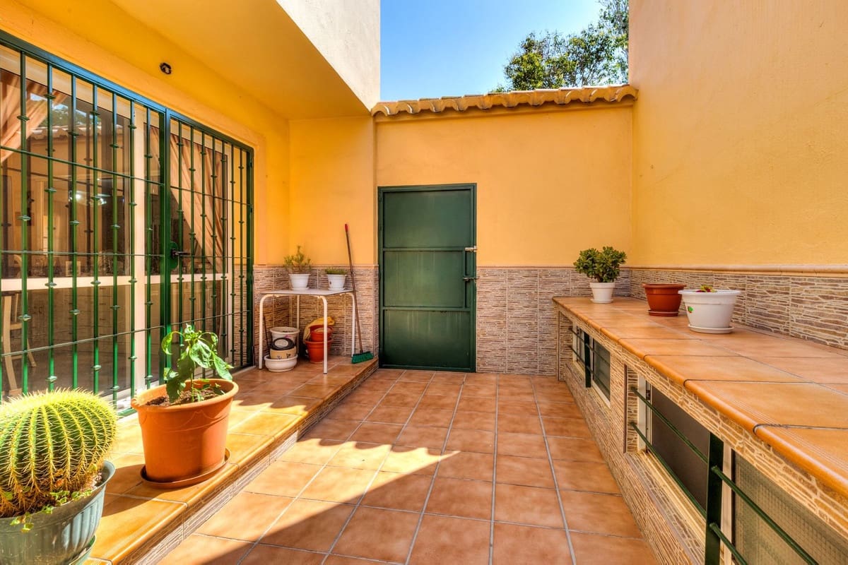 4 makuuhuone Omakotitalo myytävänä paikassa Mijas mukana 
autotalli - 495 000 € (Ref: 9922718)