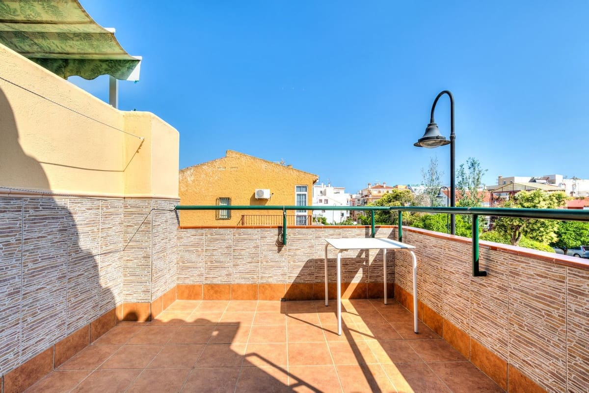 4 makuuhuone Omakotitalo myytävänä paikassa Mijas mukana 
autotalli - 495 000 € (Ref: 9922718)