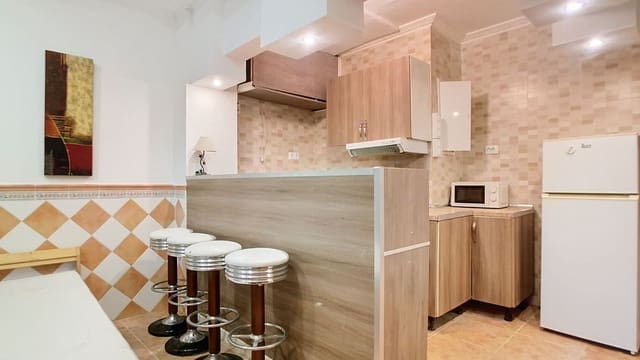 2 slaapkamer Appartement te koop in Torremolinos met zwembad - € 199.000 (Ref: 9942878)