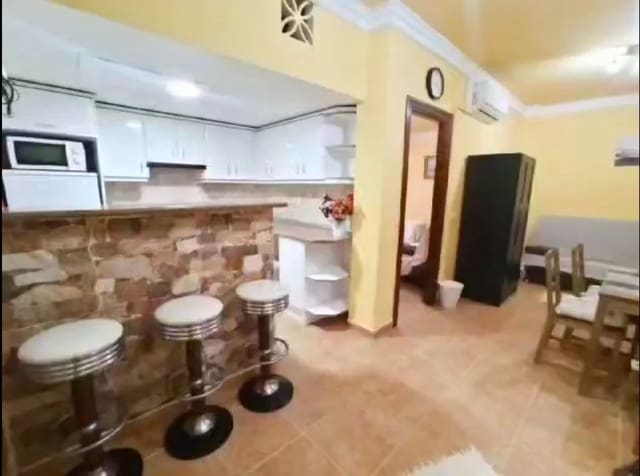2 slaapkamer Appartement te koop in Torremolinos met zwembad - € 199.000 (Ref: 9942878)