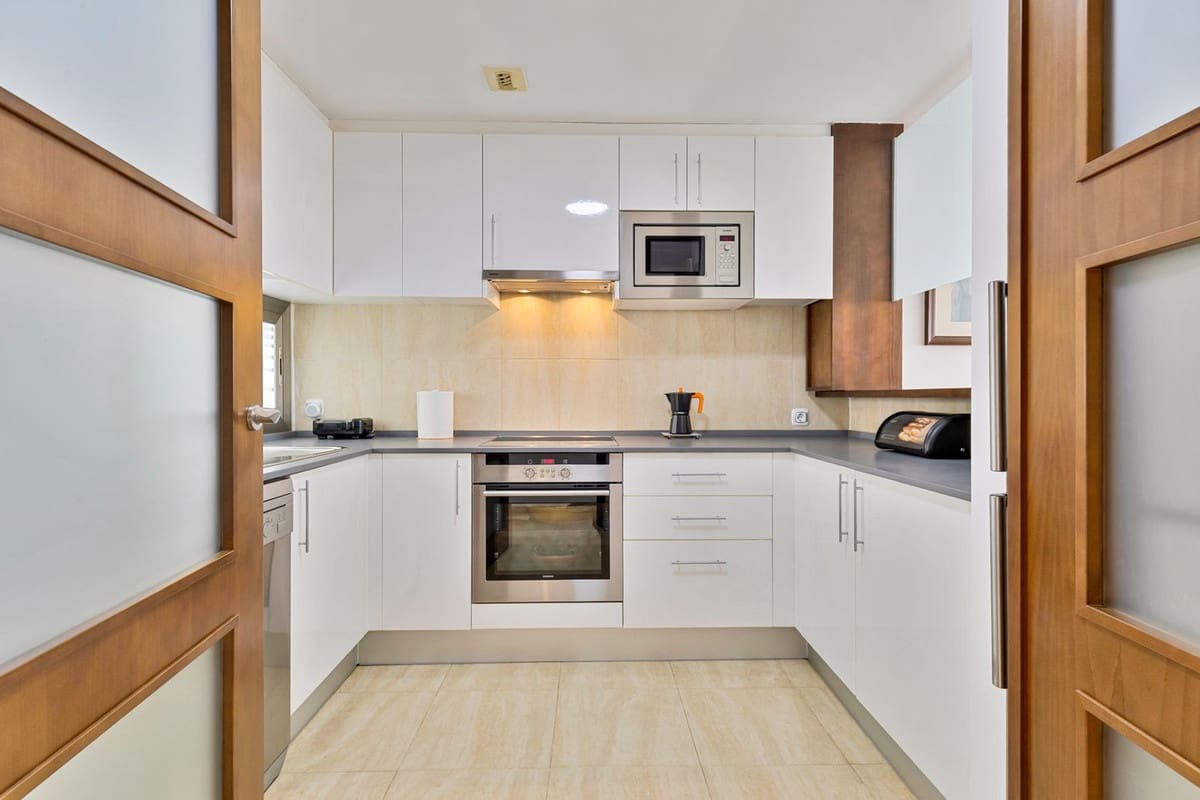 2 soveværelse Lejlighed til salg i Mijas Costa med swimmingpool garage - € 370.000 (Ref: 9943212)
