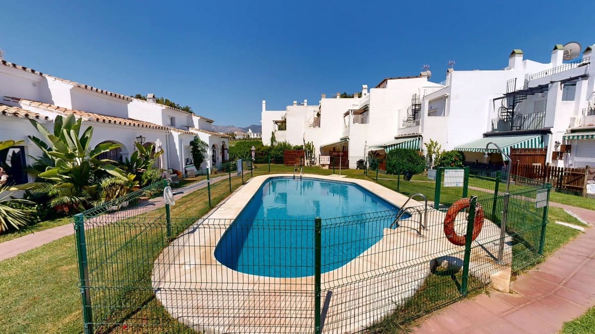 3 soverom Hus til salgs i Mijas Golf med svømmebasseng garasje - € 399 900 (Ref: 9965560)