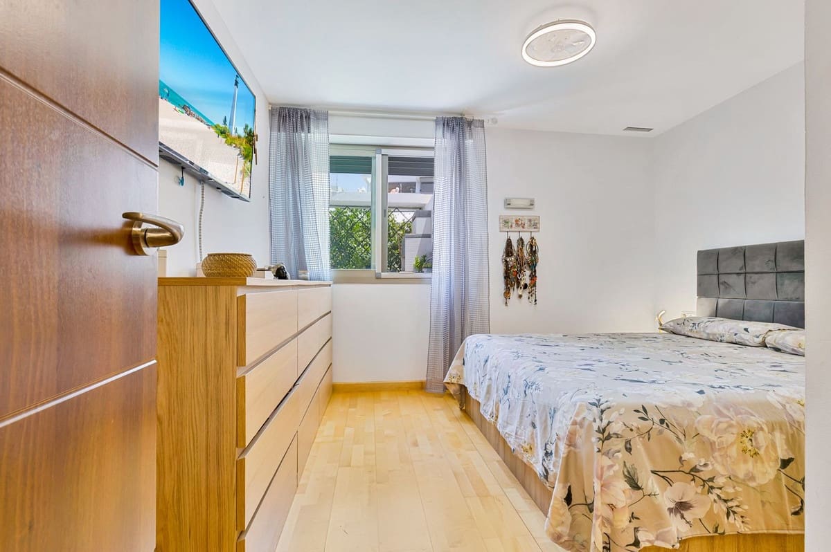 Apartamento de 1 habitación en La Cala de Mijas en venta con piscina garaje - 297.000 € (Ref: 9969021)