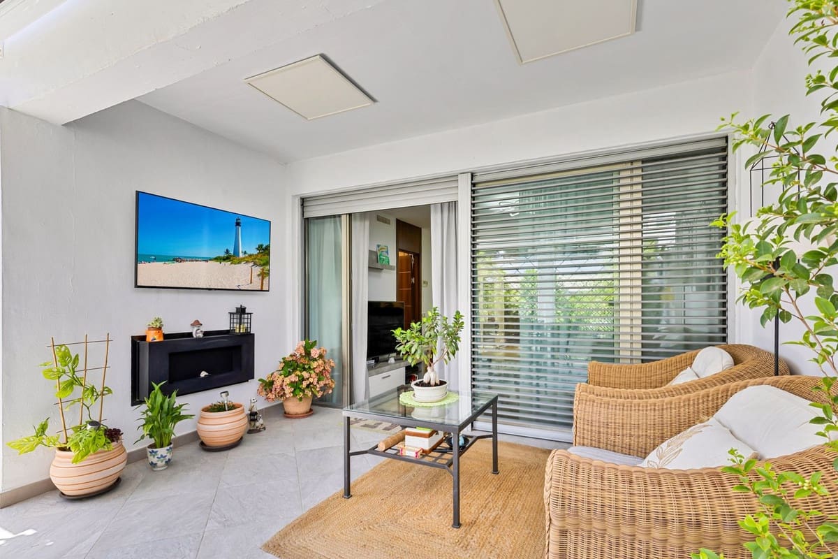 Apartamento de 1 habitación en La Cala de Mijas en venta con piscina garaje - 297.000 € (Ref: 9969021)