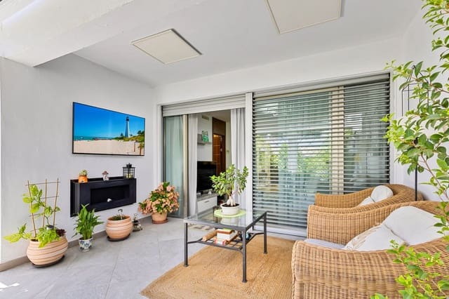 Apartamento de 1 habitación en La Cala de Mijas, Mijas en venta con piscina garaje - 297.000 € (Ref: 9969021)