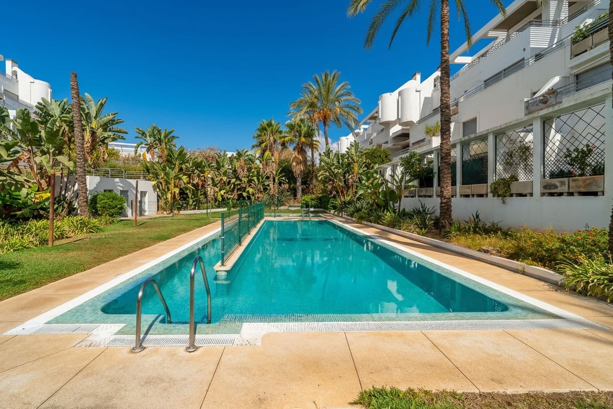 Apartamento de 1 habitación en La Cala de Mijas en venta con piscina garaje - 297.000 € (Ref: 9969021)