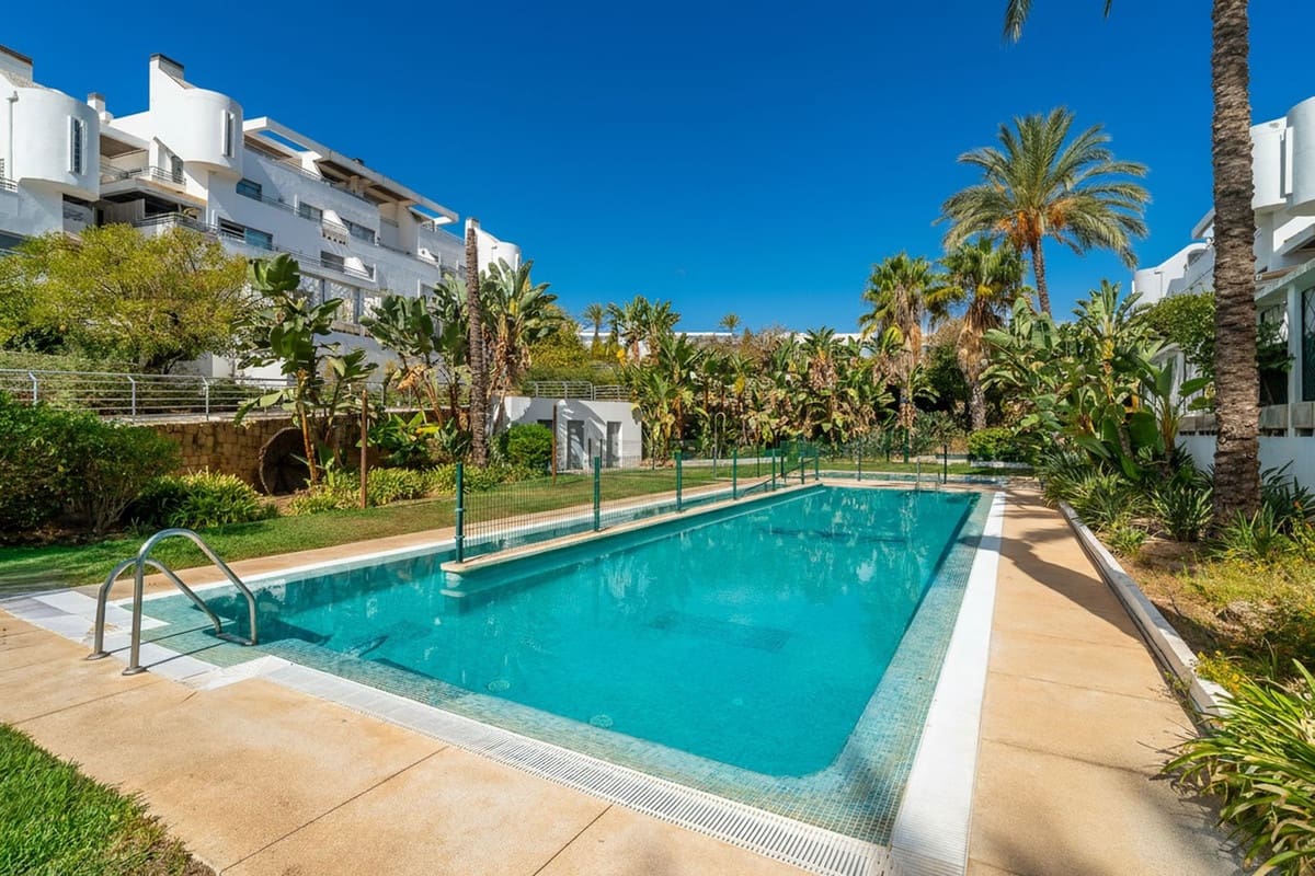 Apartamento de 1 habitación en La Cala de Mijas en venta con piscina garaje - 297.000 € (Ref: 9969021)