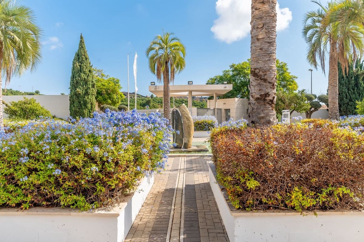 Apartamento de 1 habitación en La Cala de Mijas en venta con piscina garaje - 297.000 € (Ref: 9969021)