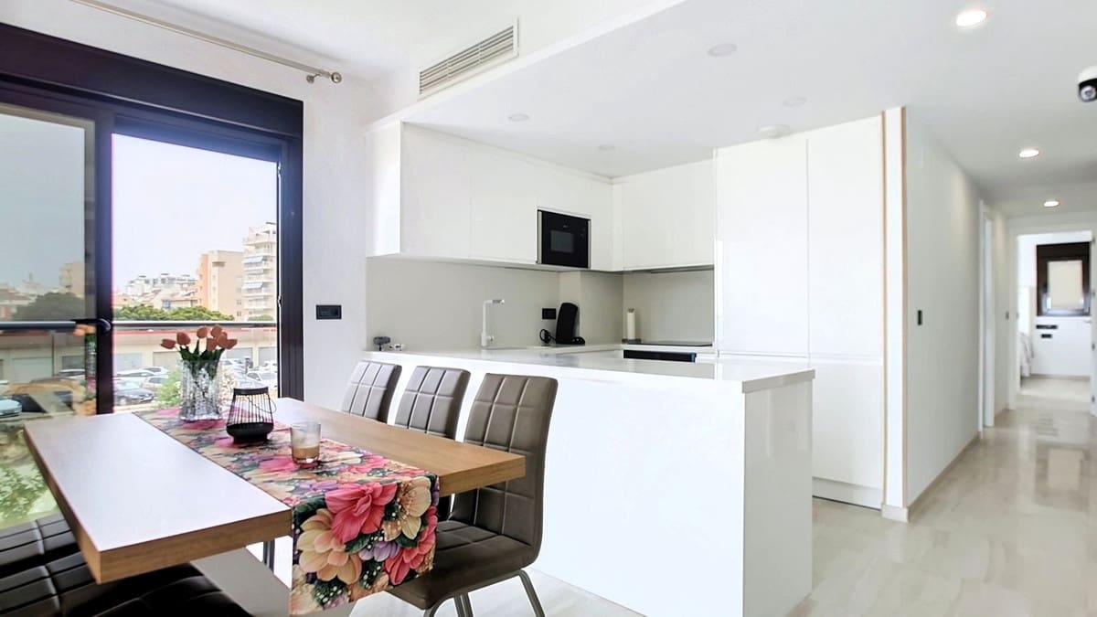 2 slaapkamer Appartement te koop in Fuengirola met zwembad garage - € 689.000 (Ref: 9975827)