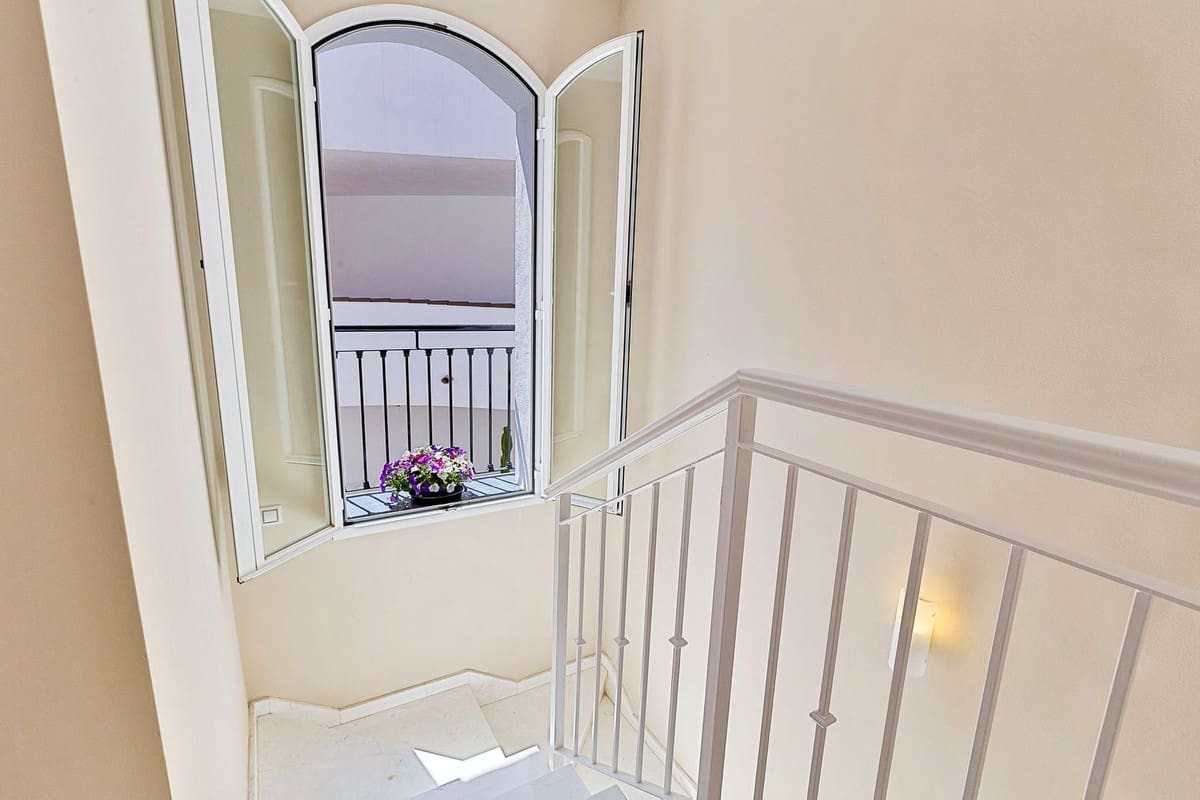 3 soverom Hus til salgs i Mijas Costa med svømmebasseng garasje - € 690 000 (Ref: 9977730)