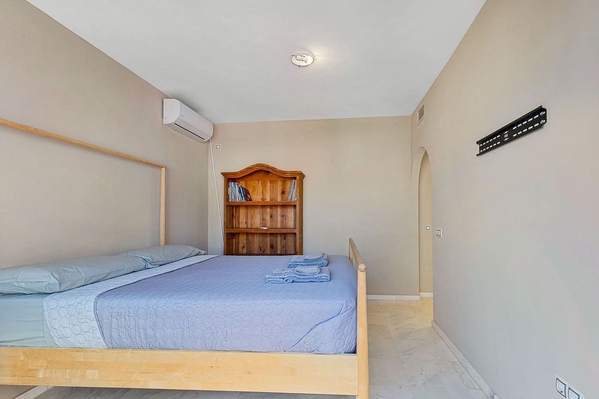 3 soverom Hus til salgs i Mijas Costa med svømmebasseng garasje - € 690 000 (Ref: 9977730)
