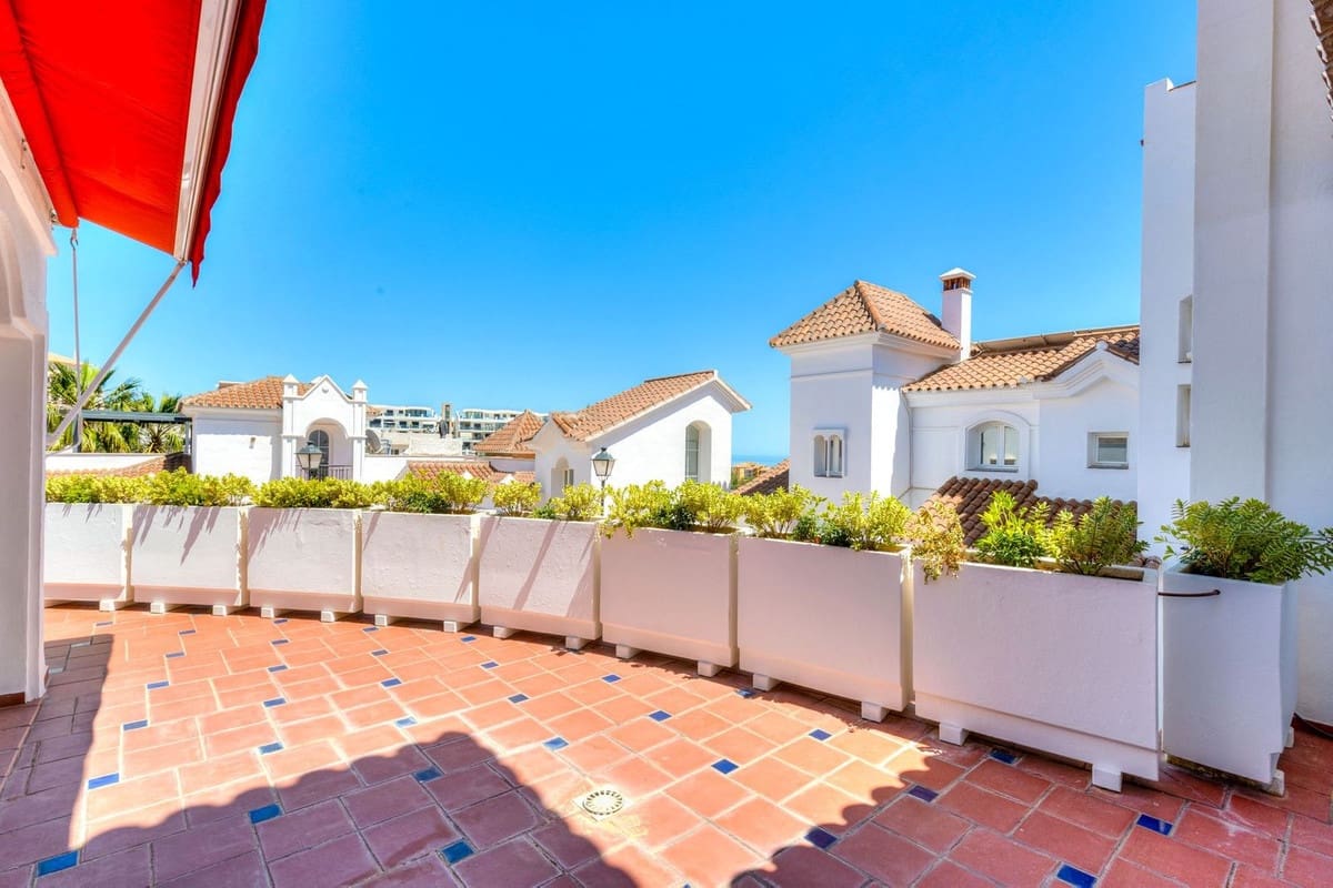 3 soverom Hus til salgs i Mijas Costa med svømmebasseng garasje - € 690 000 (Ref: 9977730)