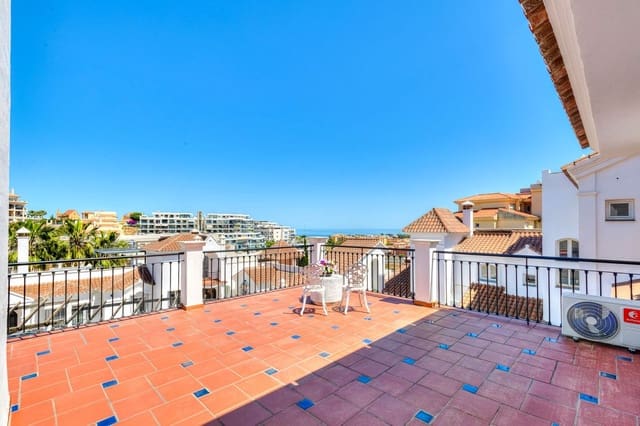 3 soverom Hus til salgs i Mijas Costa, Mijas med svømmebasseng garasje - € 690 000 (Ref: 9977730)