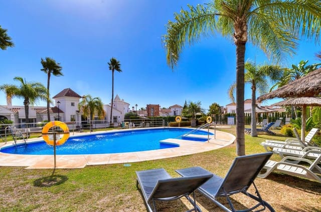 3 soverom Hus til salgs i Mijas Costa, Mijas med svømmebasseng garasje - € 690 000 (Ref: 9977730)