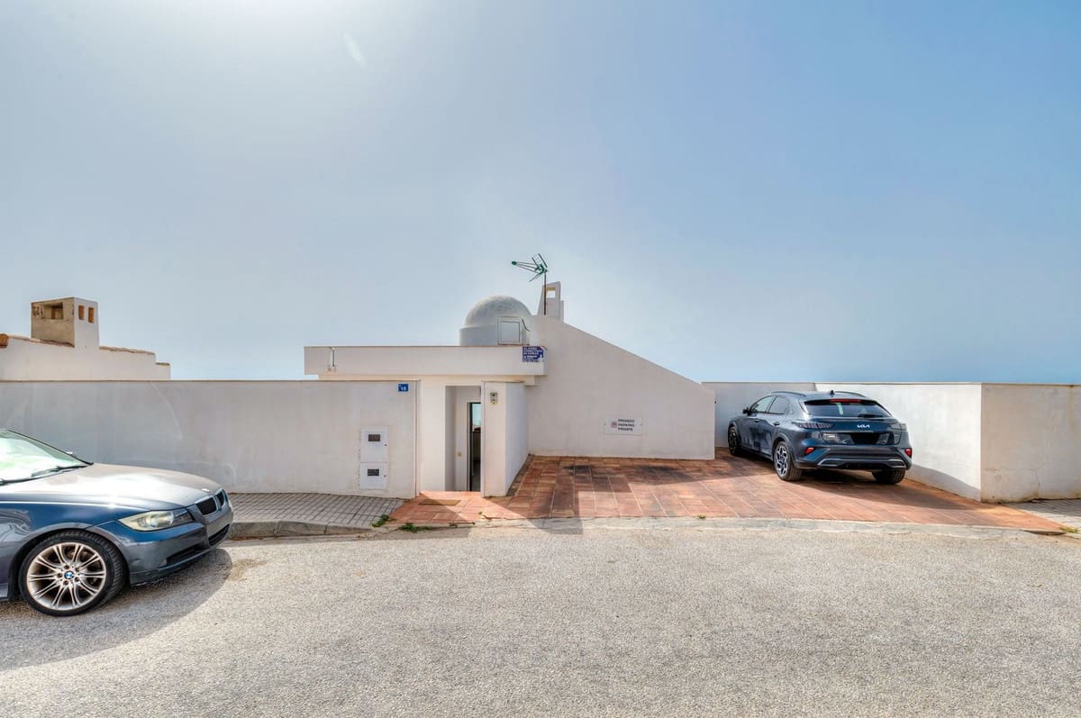 4 Zimmer Villa zu verkaufen in Mijas Costa mit Pool Garage - 990.000 € (Ref: 9999394)