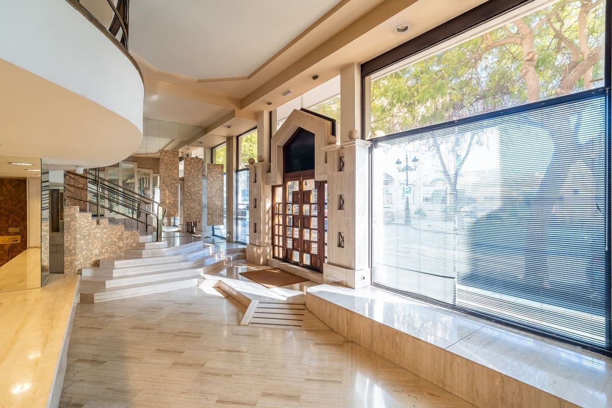 9 chambre Local Commercial à vendre à Marbella - 1 650 000 € (Ref: 9999395)